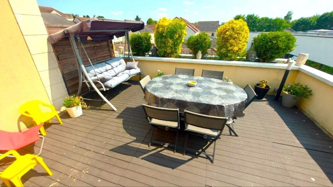 Appartement Familial Pour 6 Adultes Et 5 Enfants A 10 Min De Disney 贝利罗曼维利而 外观 照片