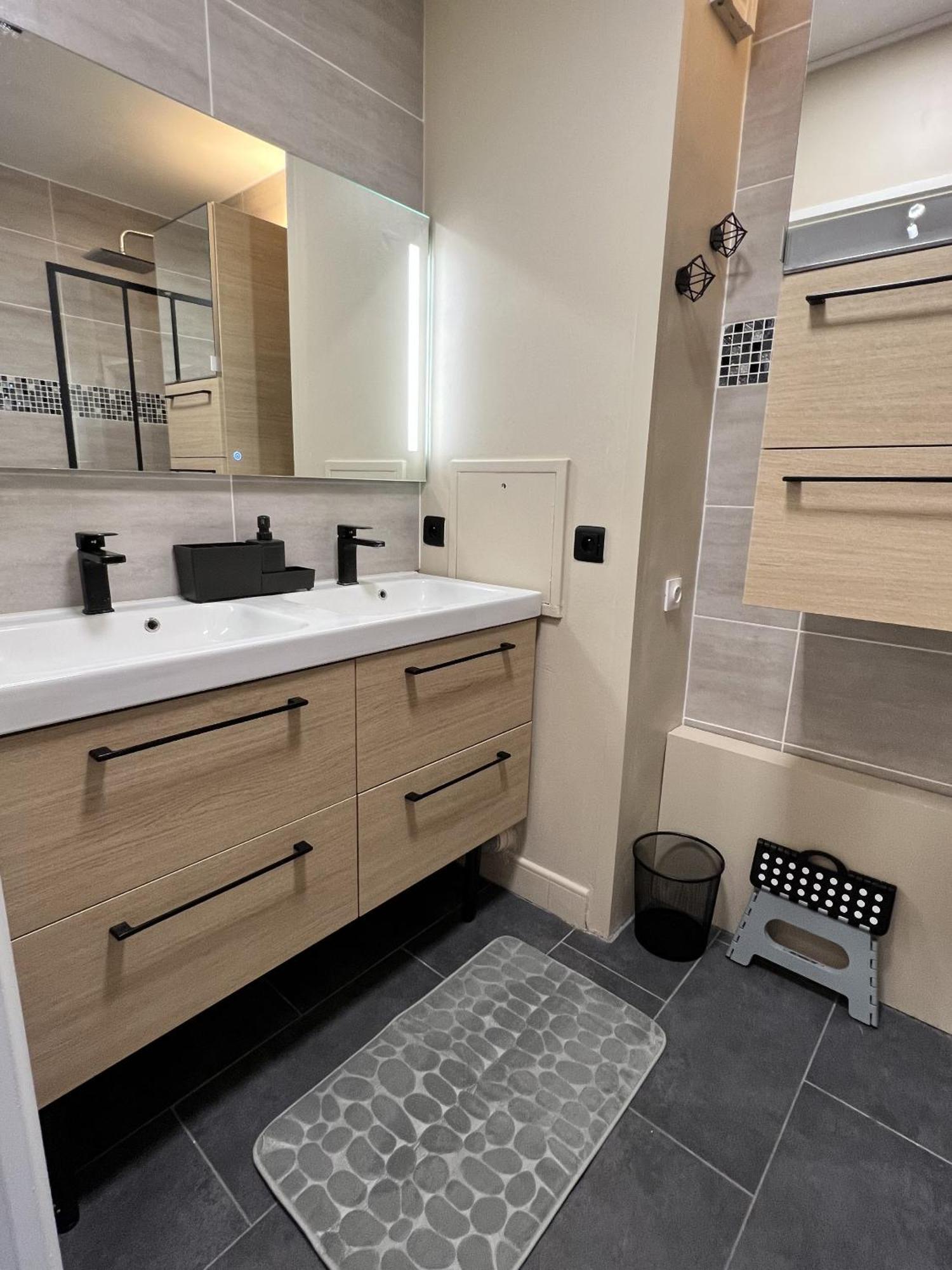 Appartement Familial Pour 6 Adultes Et 5 Enfants A 10 Min De Disney 贝利罗曼维利而 外观 照片